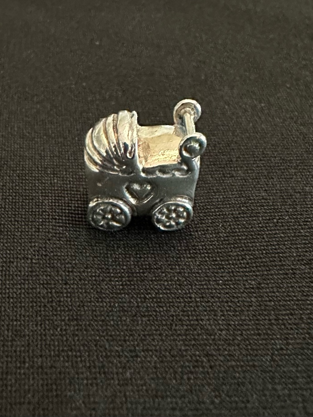 Retired Pandora Baby Carriage Charm
Retired 790346
Very Good Condition